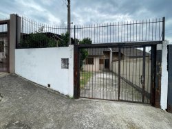 Casa com 02 dormitórios no bairro Lomba da Palmeira  