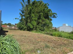 Terreno com 300m² na área central da Lomba Grande 