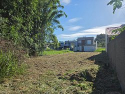 Terreno com 300m² na área central da Lomba Grande 