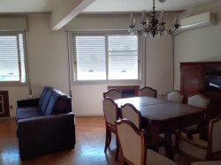Apartamento com 02 dormitórios, sendo 01 suíte para locação no Centro 
