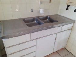 Apartamento com 02 dormitórios, sendo 01 suíte para locação no Centro 