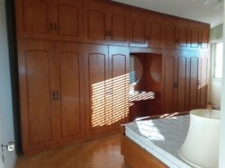 Apartamento com 02 dormitórios, sendo 01 suíte para locação no Centro 