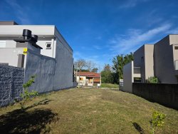 Terreno com 300m² no bairro Lomba Grande 