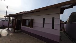 Casa de esquina com 03 dormitórios no bairro Imigrante Norte 