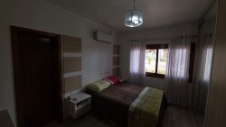 Casa de esquina com 03 dormitórios no bairro Imigrante Norte 