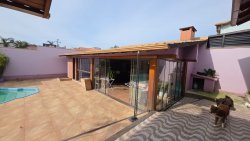 Casa de esquina com 03 dormitórios no bairro Imigrante Norte 