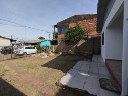 Casa com 03 dormitórios no bairro Santo Afonso 