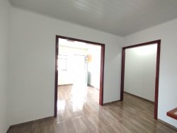 Casa com 03 dormitórios no bairro Santo Afonso 