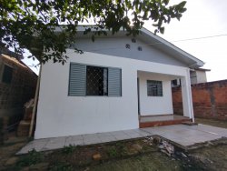 Casa com 03 dormitórios no bairro Santo Afonso 