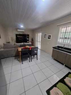 Casa com 02 dormitórios no bairro São Jorge 