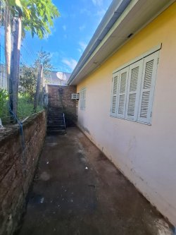 Casa com 02 dormitórios no bairro São Jorge 