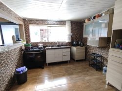 Casa com 04 dormitórios no bairro Canudos 
