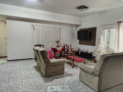 Casa com 03 dormitórios, sendo 01 suíte no bairro Operário 