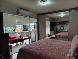 Casa com 03 dormitórios, sendo 01 suíte no bairro Operário 