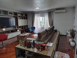 Casa com 03 dormitórios, sendo 01 suíte no bairro Operário 