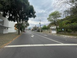 Terreno com 21,5m de frente para Rua Bento Gonçalves  