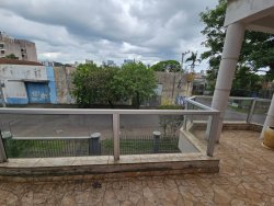 Terreno com 03 casas com 03 dormitórios no Bairro Rio Branco 
