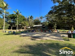 Terreno com 1.000m² no Condomínio Country Village 