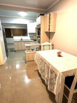 Casa com 03 dormitórios no bairro Lomba da Palmeira 
