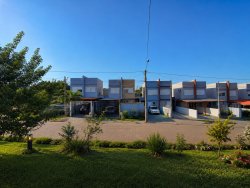 Casa com 02 dormitórios para locação no bairro Scharlau 