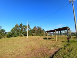 Casa com 02 dormitórios para locação no bairro Scharlau 