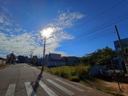 Casa com 02 dormitórios para locação no bairro Scharlau 