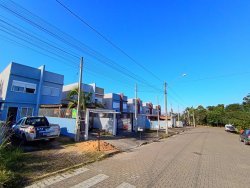Casa com 02 dormitórios para locação no bairro Scharlau 