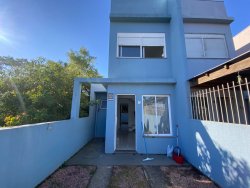Casa com 02 dormitórios para locação no bairro Scharlau 