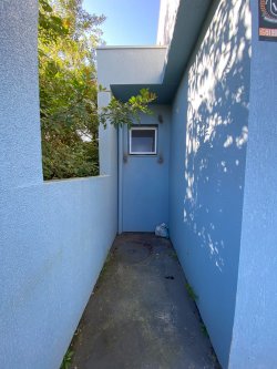 Casa com 02 dormitórios para locação no bairro Scharlau 