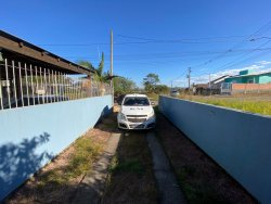 Casa com 02 dormitórios para locação no bairro Scharlau 