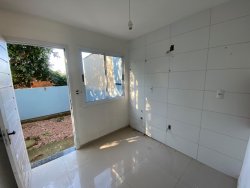 Casa com 02 dormitórios para locação no bairro Scharlau 