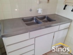 Apartamento com 02 dormitórios, sendo 01 suíte no Centro 