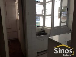 Apartamento com 02 dormitórios, sendo 01 suíte no Centro 