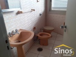 Apartamento com 02 dormitórios, sendo 01 suíte no Centro 