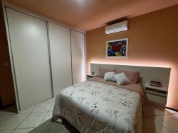 Casa com 02 dormitórios no bairro Lomba Grande 