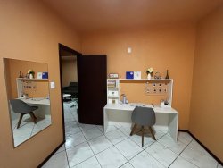 Casa com 02 dormitórios no bairro Lomba Grande 