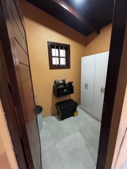 Casa com 02 dormitórios no bairro Lomba Grande 