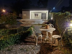 Casa plana com 02 dormitórios sendo 01 suíte no Bairro Primavera 