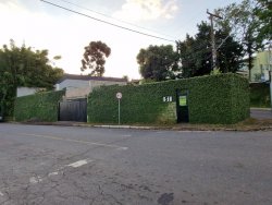 Casa plana com 02 dormitórios sendo 01 suíte no Bairro Primavera 