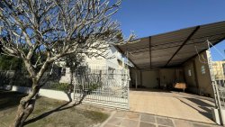 Casa com 03 dormitórios no bairro Vila Nova 