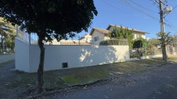 Casa com 03 dormitórios no bairro Vila Nova 