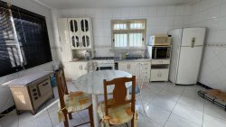 Casa com 03 dormitórios no bairro Vila Nova 