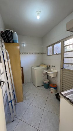 Casa com 03 dormitórios no bairro Vila Nova 
