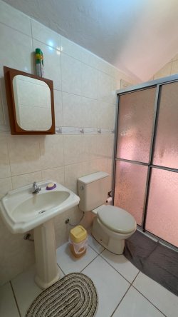 Casa com 03 dormitórios no bairro Vila Nova 