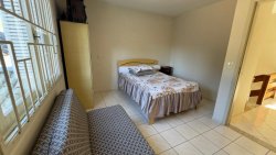 Casa com 03 dormitórios no bairro Vila Nova 