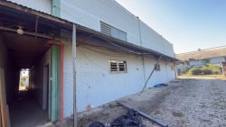 Complexo Industrial de Pavilhões no bairro Canudos 