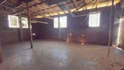Complexo Industrial de Pavilhões no bairro Canudos 