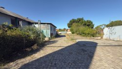 Complexo Industrial de Pavilhões no bairro Canudos 