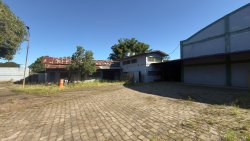Complexo Industrial de Pavilhões no bairro Canudos 