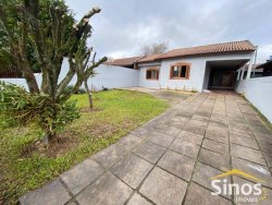 Casa com 04 dormitórios no bairro Feitoria 